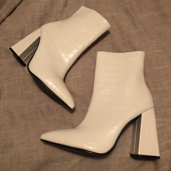 White Boots - Picture 2 of 3